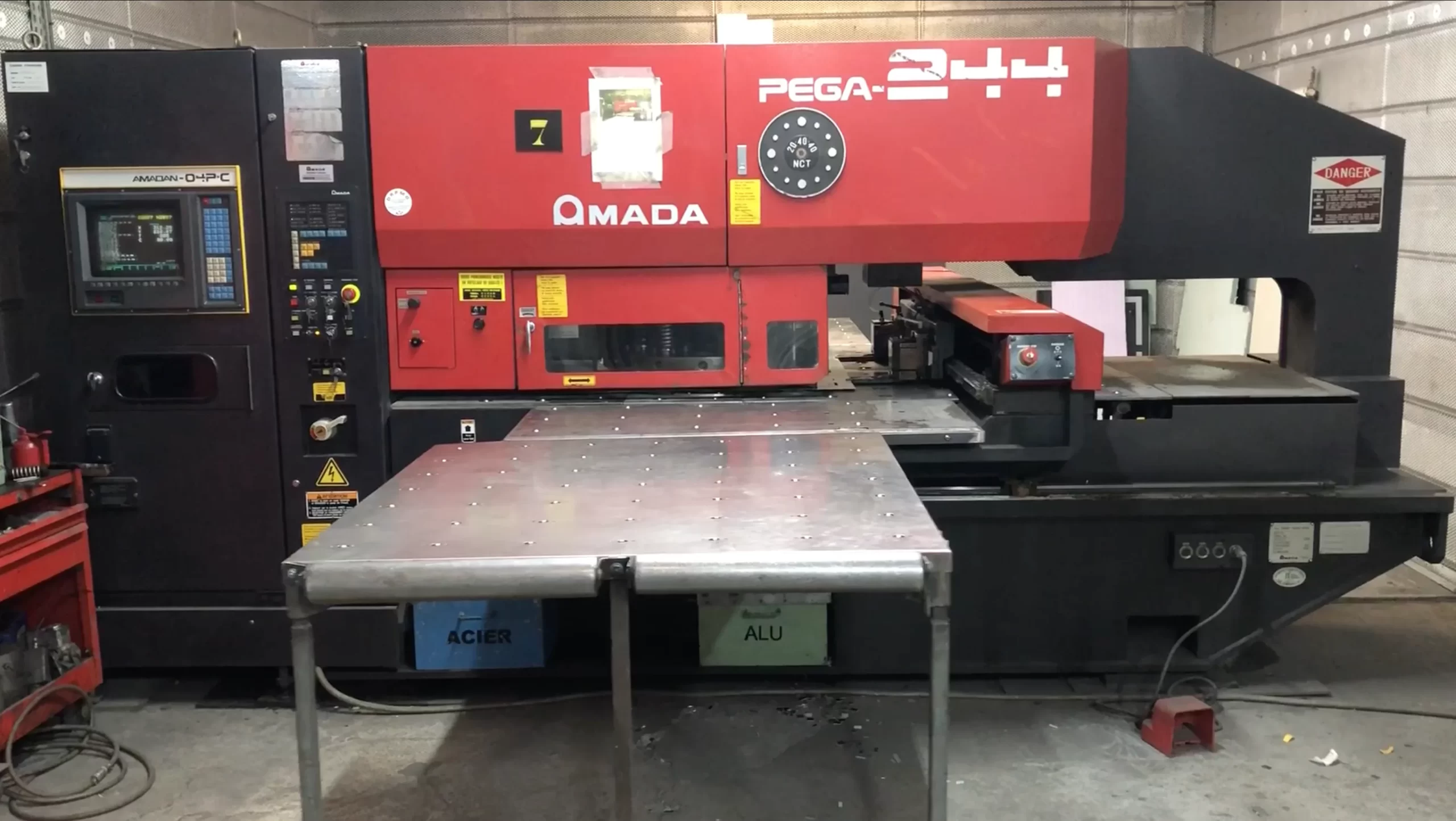 AMADA-PEGA-244-IMG-2